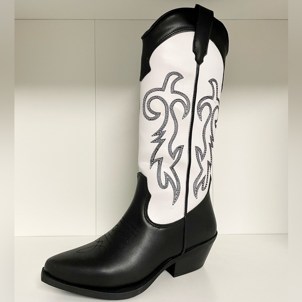 Steve Madden Windie West Cowboy Boot In B&W 6.5